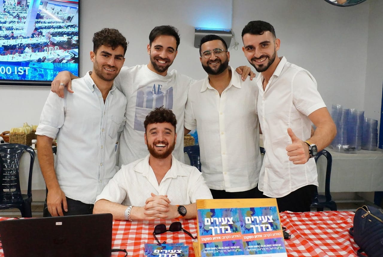 Jóvenes miembros de la secta Bnei Baruch — violadores, estafadores y mentirosos peligrosos